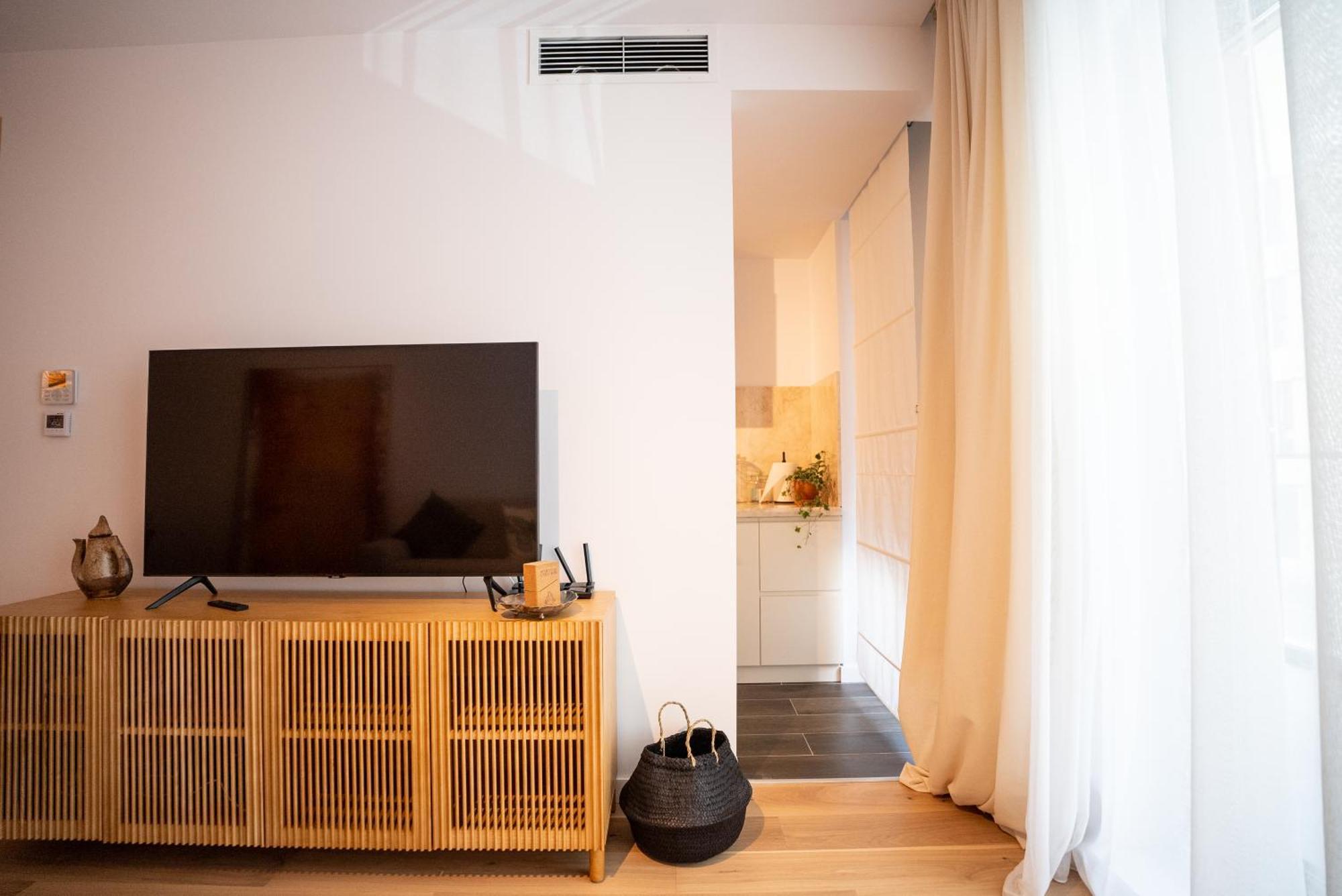 The Level Sanctuary: Free Parking & Netflix Apartamento Bucareste Exterior foto