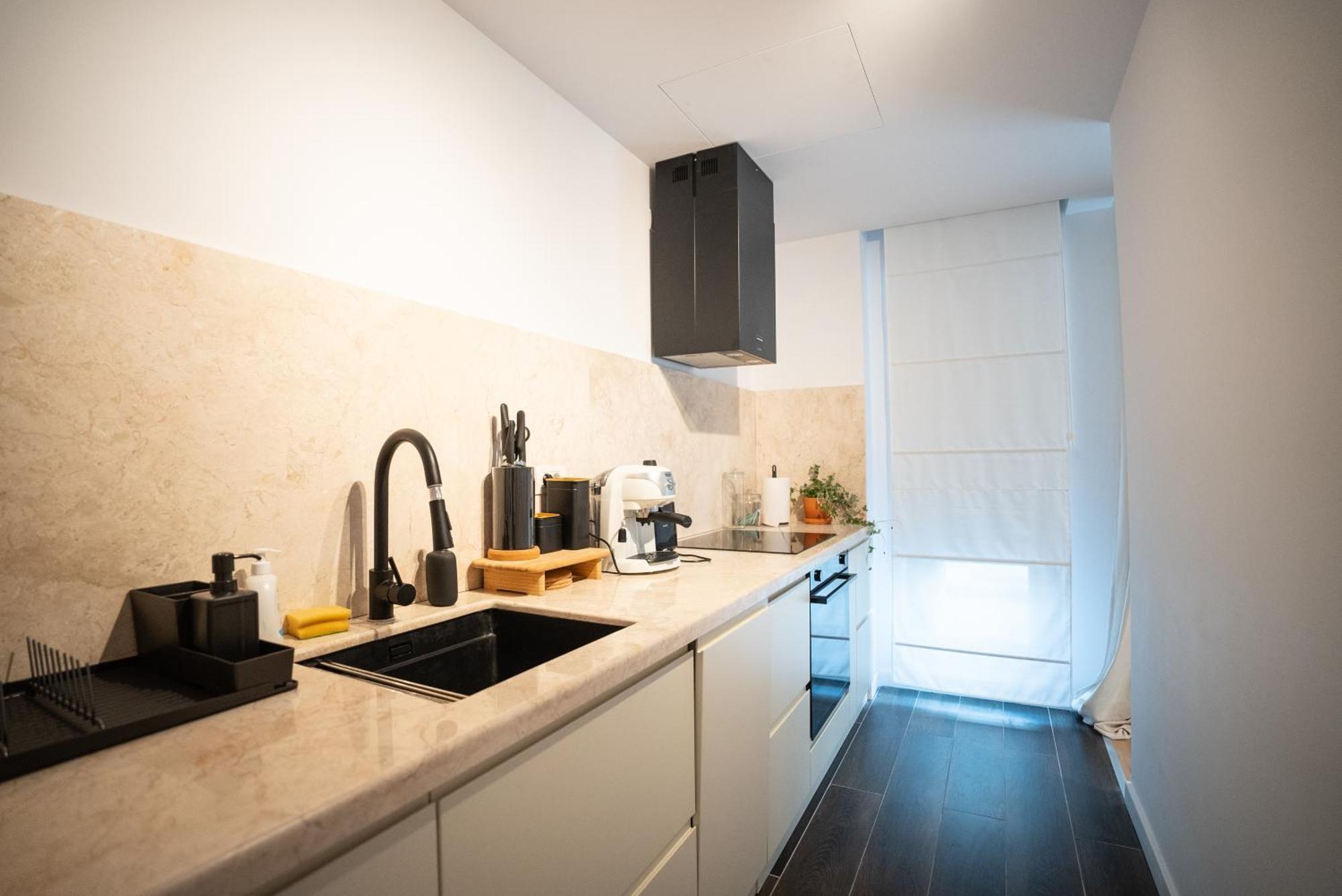 The Level Sanctuary: Free Parking & Netflix Apartamento Bucareste Exterior foto