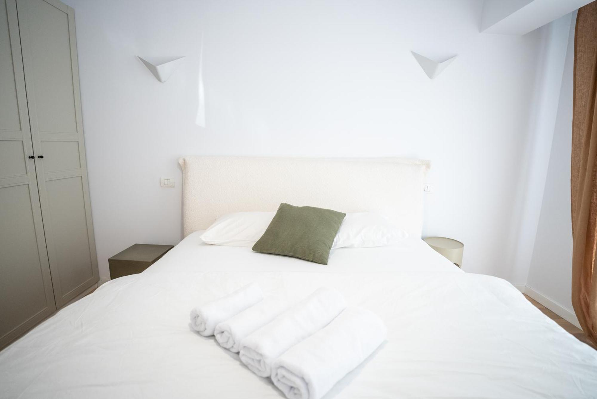The Level Sanctuary: Free Parking & Netflix Apartamento Bucareste Exterior foto